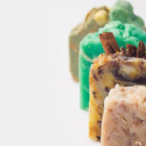 Savon Artisanal Naturel – Pour une Peau Douce & Lumineuse